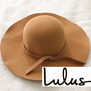 Lulu’s Floppy Hat